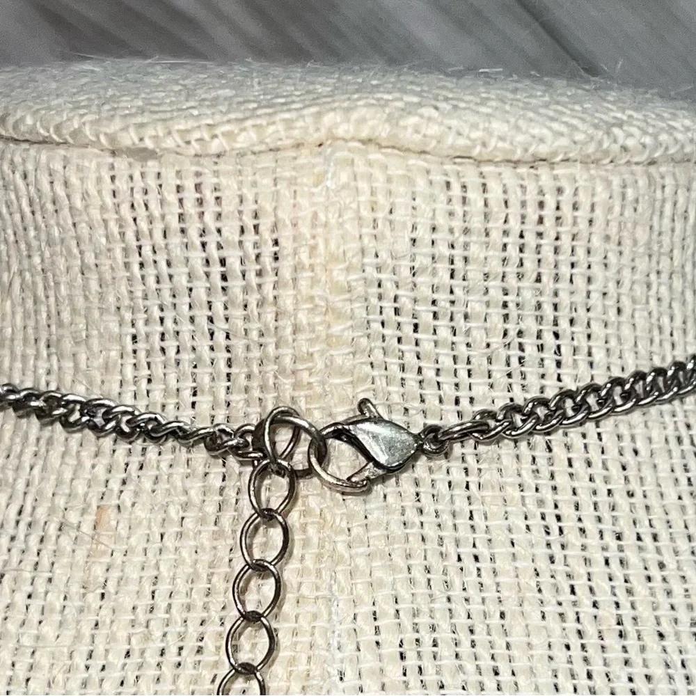 Gold and white pendant necklace